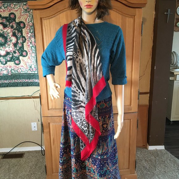 Larioseta Accessories - NWT Larioseta como Silk Animal Print Scarf, Italy